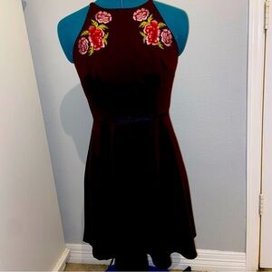 I.N. SAN  FRANCISCO FLORAL EMBROIDERED HALTER DRESS
